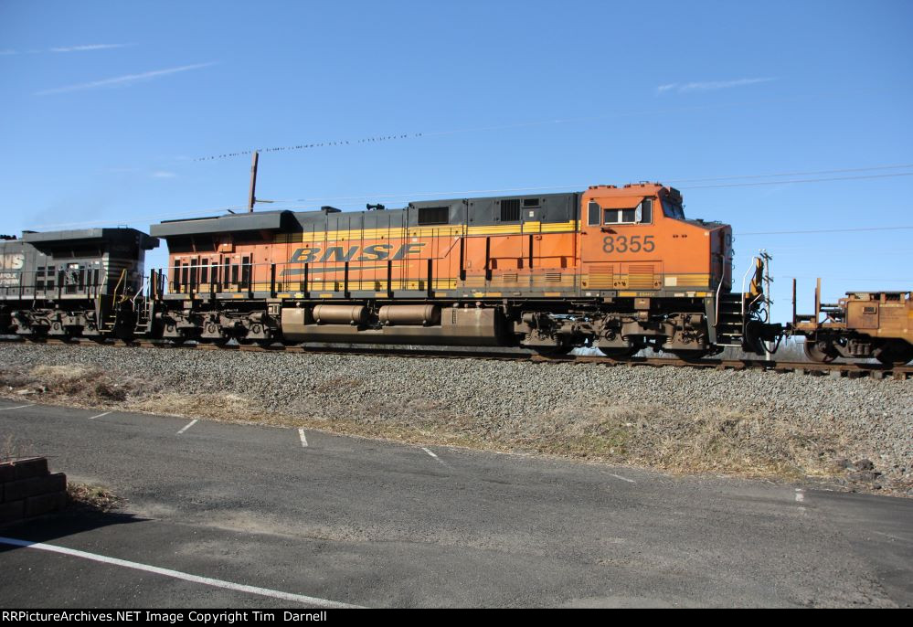 BNSF 8355 on 27P